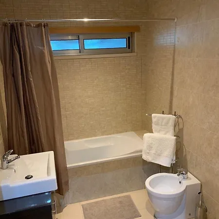 Neue In Mit Grossem Balkon Διαμέρισμα